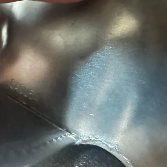 Louis Vuitton Key Case - Picture 11 of 12